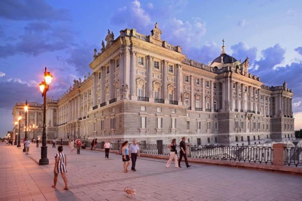 Apartamento Con Patio En Madrid Centro מראה חיצוני תמונה