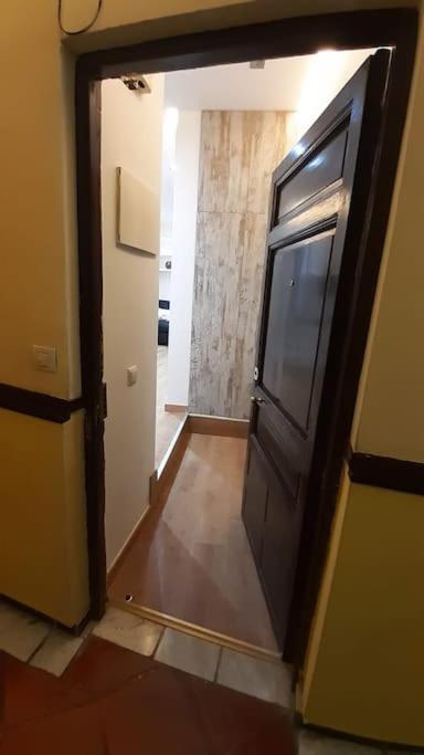 Apartamento Con Patio En Madrid Centro מראה חיצוני תמונה