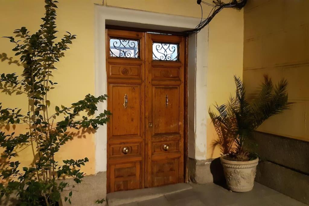 Apartamento Con Patio En Madrid Centro מראה חיצוני תמונה