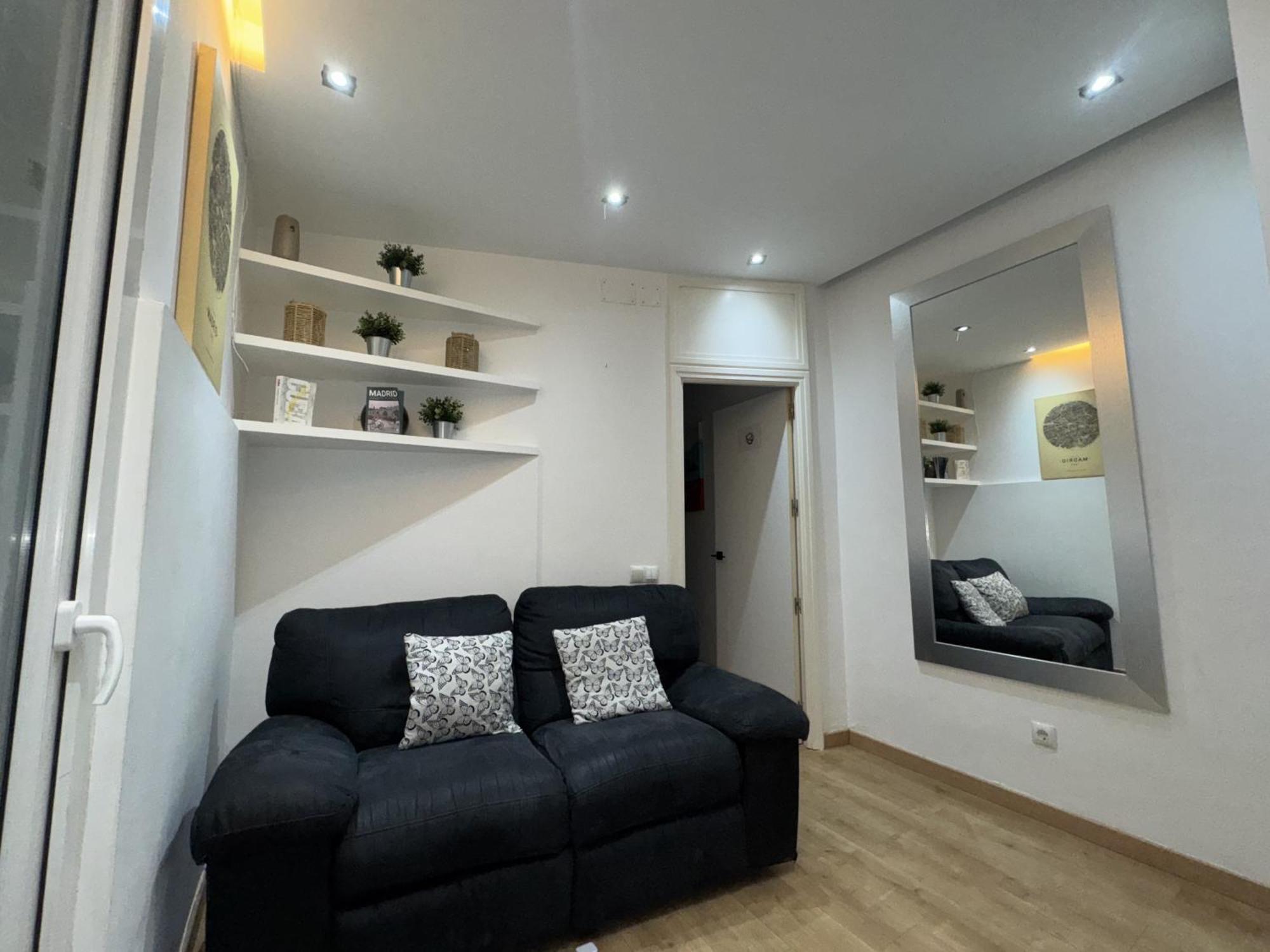 Apartamento Con Patio En Madrid Centro מראה חיצוני תמונה