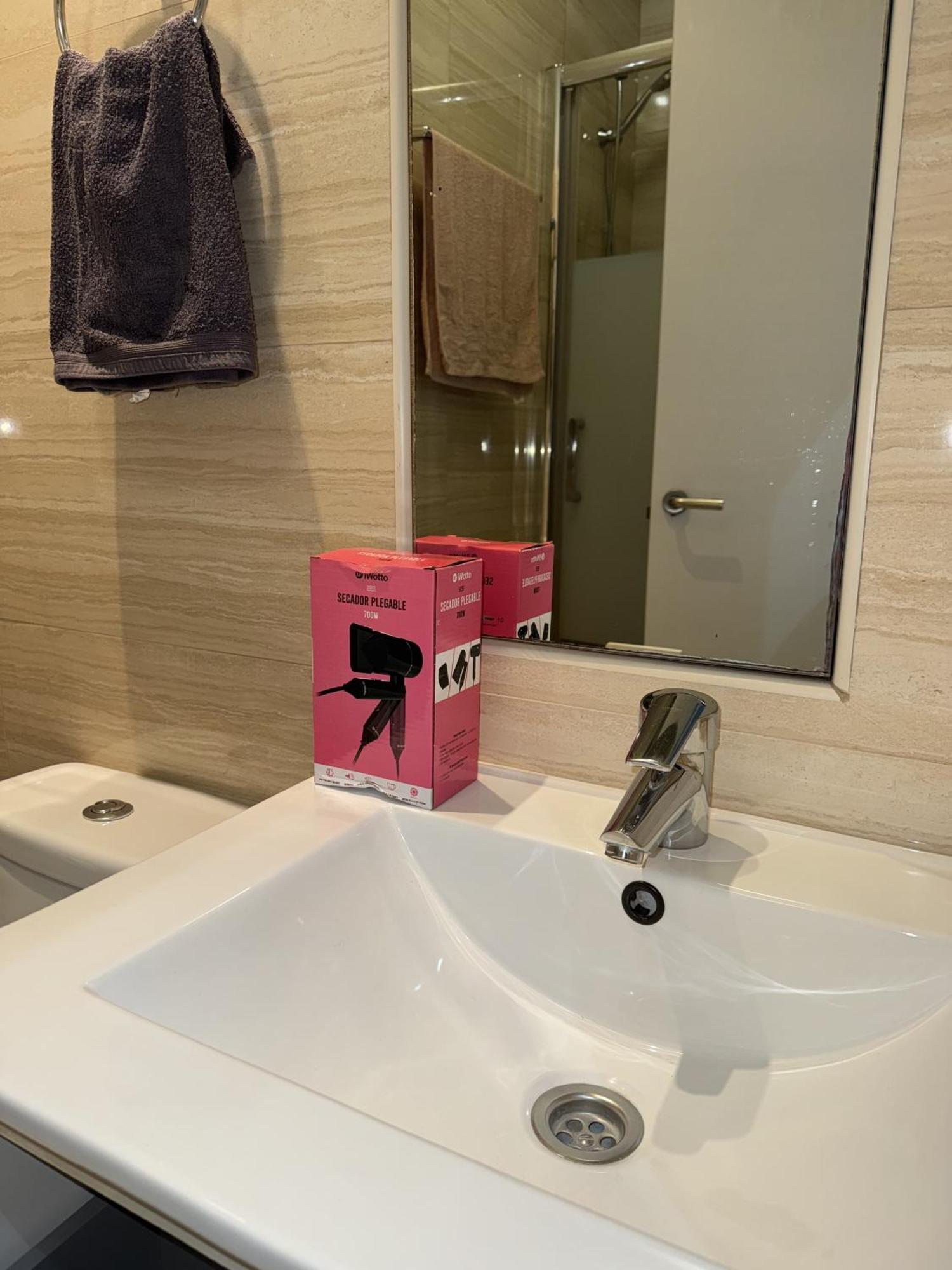 Apartamento Con Patio En Madrid Centro מראה חיצוני תמונה